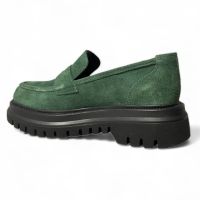 Модерни дамски лоуфъри в тъмно зелен естествен велур с класическа визия , снимка 3 - Дамски ежедневни обувки - 45082733