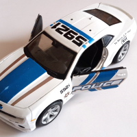 Chevrolet Camaro SS RS 2010 Police 1:24 Maisto, снимка 2 - Колекции - 44949920