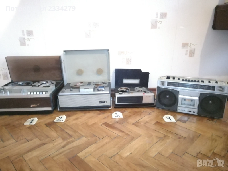 Стари магнетофони и касетофони. , снимка 1