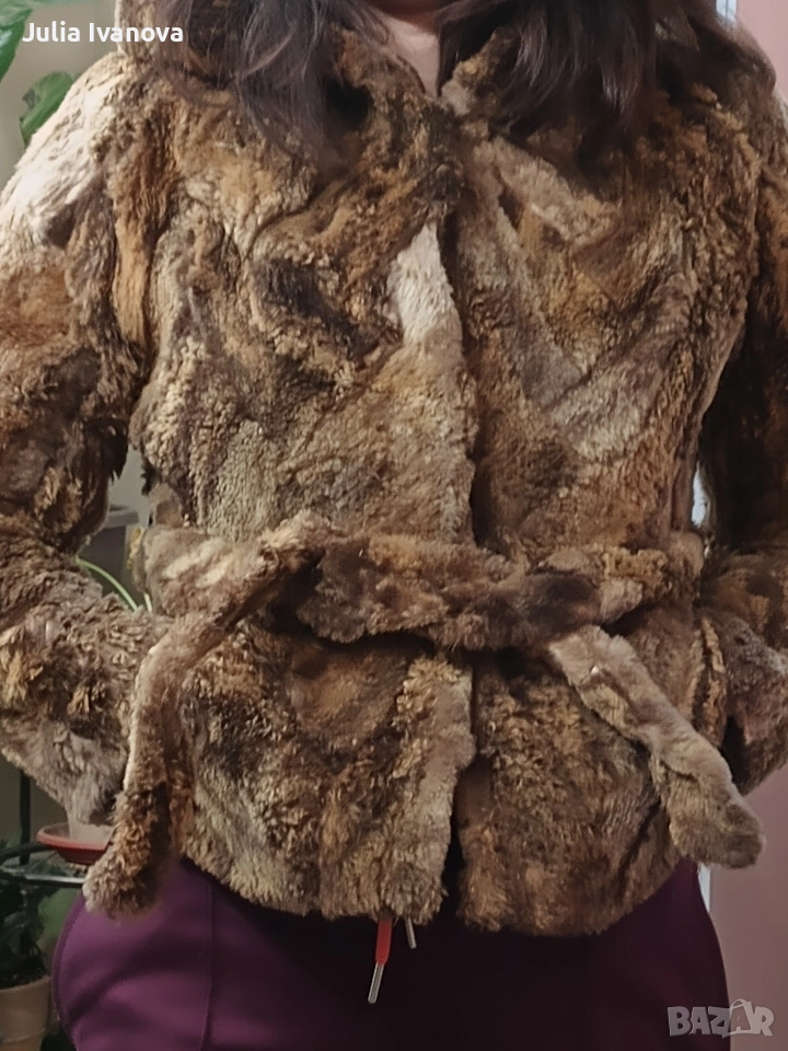 Дамско късо палто с колан от естествен косъм , снимка 1