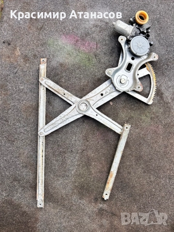 69820-0F010. Стъклоповдигач преден ляв за Тойота корола версо. 2004-2008г, снимка 2 - Части - 52543926