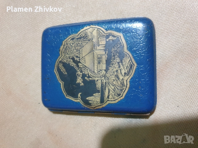 Малка дамска табакера от Япония