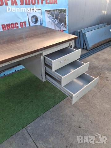 Метален маса с 3 чекмеджета, снимка 2 - Други инструменти - 53803216