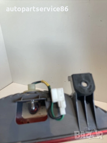 Трета стоп светлина за заден капак за KIA Rio 1.5 CRDi (2009) 92750-1G2, снимка 3 - Части - 53285189