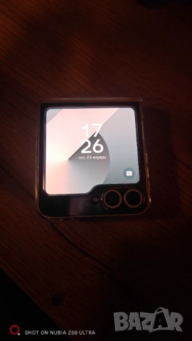 Samsung galaxy z flip 6 12/256gb с лек дефект!, снимка 2 - Samsung - 53203546