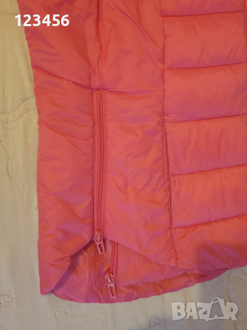 Дамска грейка нова ватиран елек с качулка размер S цвят циклама, снимка 3 - Елеци - 52703326