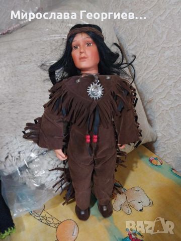 Порцеланова кукла Индианец с дълга черна коса, 43 см висока