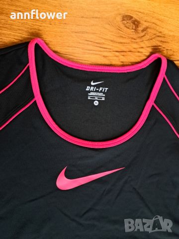 спортен потник Nike , снимка 2 - Спортни екипи - 46322652