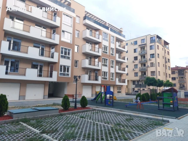 Двоен гараж под наем кв. Остромила, снимка 2 - Гаражи и паркоместа - 50541117