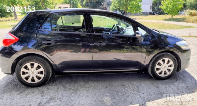 Toyota Auris 2012г, снимка 2 - Автомобили и джипове - 52132619