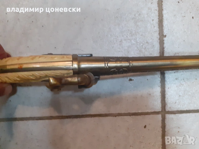 Красив капсулен пистолет,пищов със стойка, снимка 5 - Други ценни предмети - 54067066