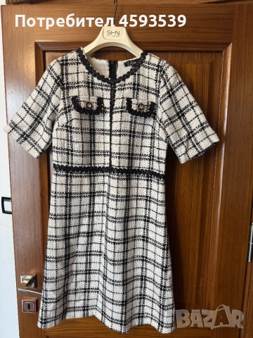 Къса рокля от букле