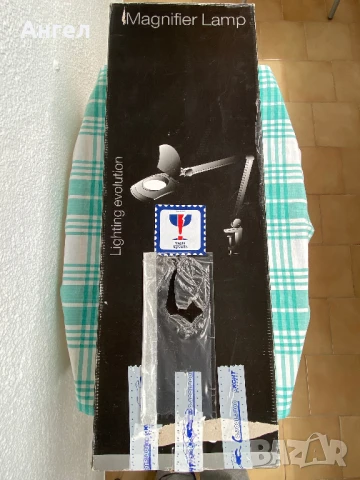Продавам козметична лампа с лупа