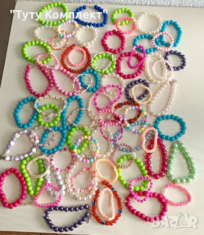 Продавам на едро 72 броя ръчно изработени гривни 