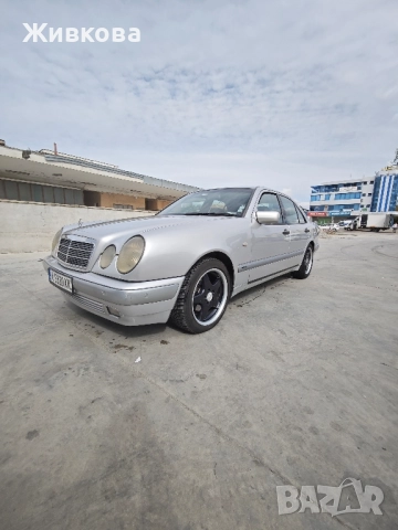 Mercedes E 250TD , снимка 2 - Автомобили и джипове - 52271861