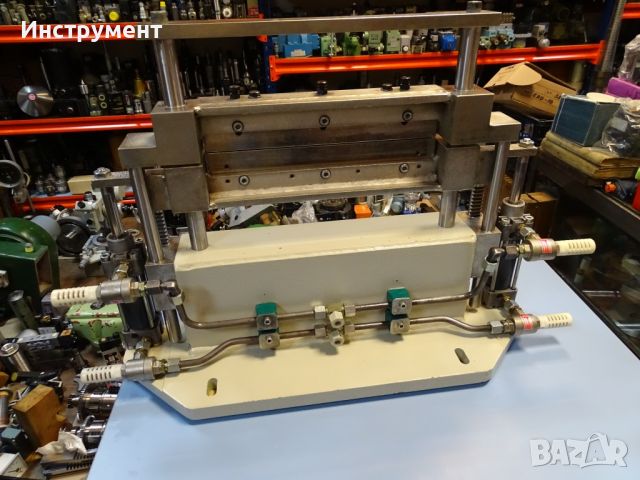 Пневматична гилотина за пластмаса Battenfeld Fischer TM-325 Pneumatic Cuillotine Cutter Plastic, снимка 5 - Други машини и части - 45619629