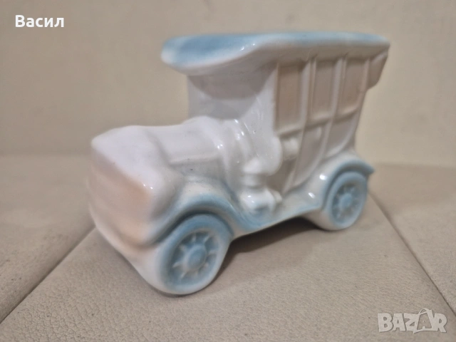 Порцеланова фигура Кола, снимка 2 - Колекции - 54150159