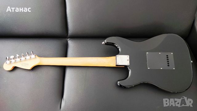 Електрическа китара Фендер Скуайър (Fender Squier) + калъф, снимка 3 - Китари - 46780183