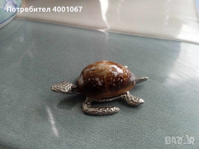 сувенир от Малдивите,   Океанска костенурка, изработена от метал и морска раковина, снимка 3 - Декорация за дома - 45514912