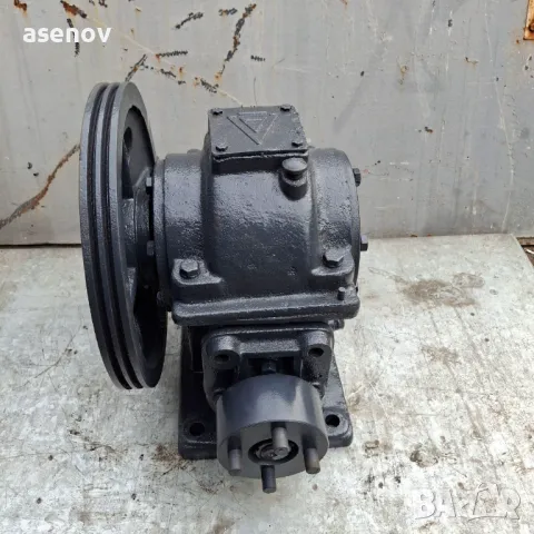 червячен редуктор 1/32, снимка 2 - Електродвигатели - 49848578