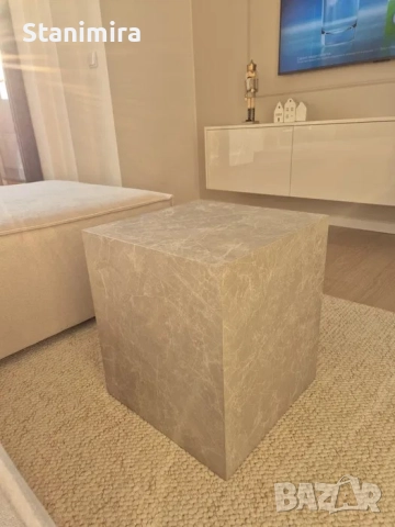 Продавам нова модерна квадратна маса за кафе, цвят бежов, снимка 2 - Маси - 51492187