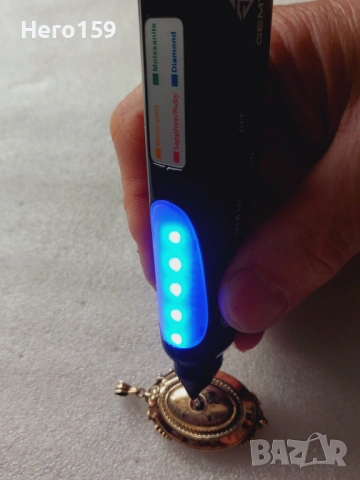 Стар златен 8 каратов викториански медальон с брилянт, снимка 4 - Колиета, медальони, синджири - 54271069