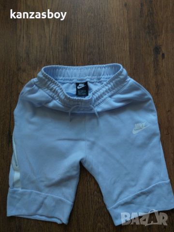 Nike Tech Fleece Shorts - страхотни юношески панталони КАТО НОВИ, снимка 4 - Детски къси панталони - 45797405