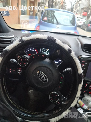 КИА СОЛУ, снимка 11 - Автомобили и джипове - 53412657