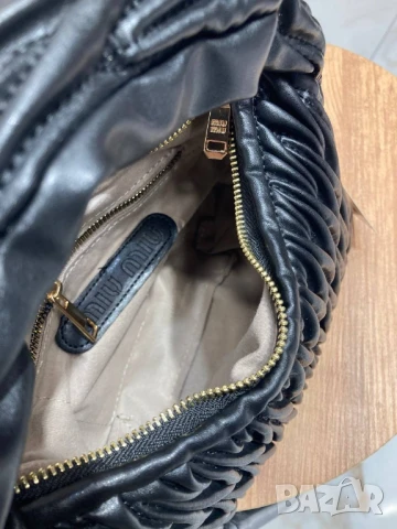 чанти Miu Miu , снимка 5 - Чанти - 50684347