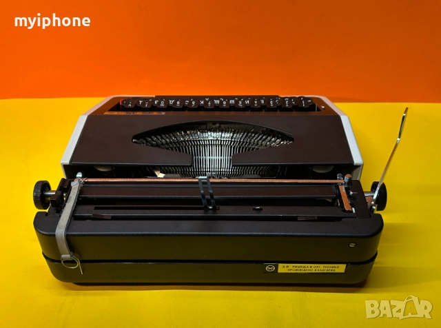 Чисто нова Пишеща Машина Хеброс 1300 Ф клавиатура Кирилица Обслужена и смазана , снимка 4 - Колекции - 52815386