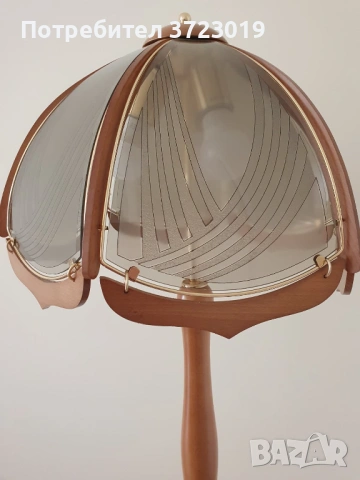 Красив дървен лампион