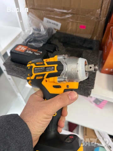 Акумулаторен гайковерт, снимка 4 - Други инструменти - 53694228