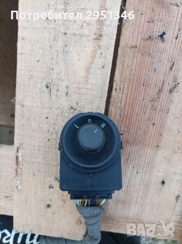 Бутон електрически огледала Opel Insignia 13271827, снимка 2 - Части - 51952173