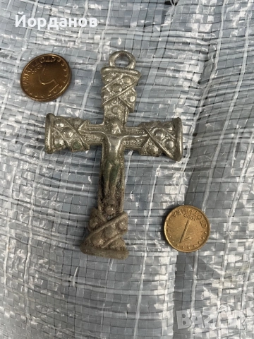 Стар малък кръст