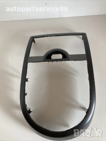 Облицовка около централен CD плейър конзола за KIA Soul (2011) 84740-2K100