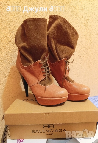 Боти от естествена кожа и велур Balenciaga, снимка 10 - Дамски боти - 52945333