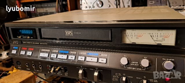 VHS JVC, снимка 1 - Плейъри, домашно кино, прожектори - 45582233