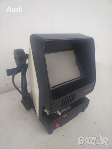 Hähnel FB 1200 Super 8 Editor - Viewer е винтидж филмов проектор, специално проектиран за филмов фор