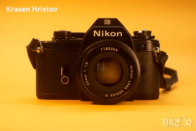 Nikon EM + Nikon Series E 50mm f/1.8, снимка 2 - Фотоапарати - 53815025