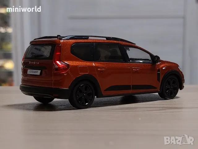 Dacia Jogger 2022 - мащаб 1:43 на Norev моделът е нов в PVC дисплей-кейс, снимка 4 - Колекции - 42822772