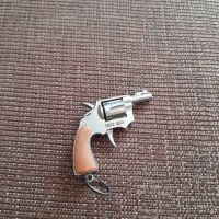 Стар ключодържател Капсов пистолет #2, снимка 1 - Други ценни предмети - 45422959