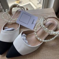 Бели обувки пантофки с перли , снимка 2 - Дамски ежедневни обувки - 45717015