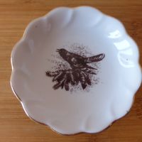 Порцеланова чинийка купичка за сладко с птица 1984 г чиния, снимка 1 - Чинии - 45570778