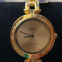 Позлатен дамски часовник Q&Q, снимка 2 - Дамски - 45521802
