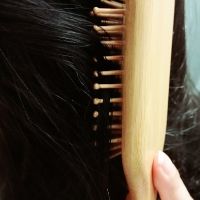 Бамбукова четка за коса, снимка 3 - Аксесоари за коса - 45571209