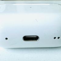 Като НОВИ! Apple AirPods Pro 2nd Gen USB-C Model 2023 ГАРАНЦИЯ!, снимка 2 - Безжични слушалки - 45870535