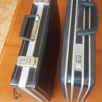 Дипломатически куфарчета два броя -с обикновено затваряне и с шифър., снимка 1 - Антикварни и старинни предмети - 45252785