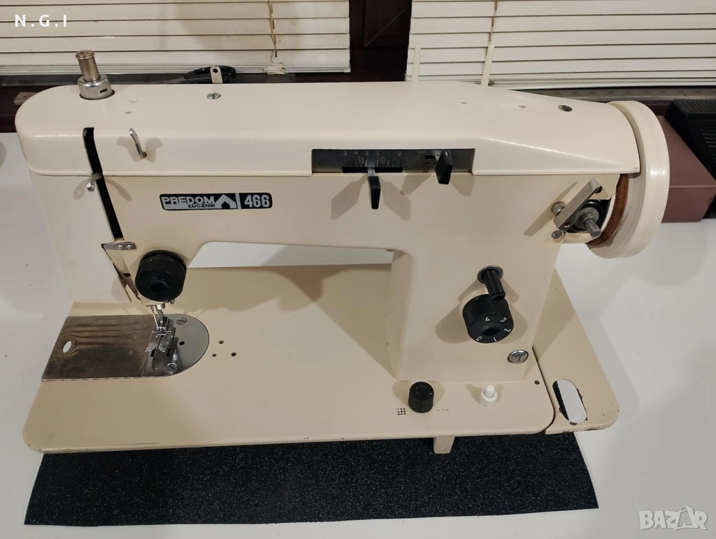 Luchnik-Predom-466 шевна машина-като нова, снимка 1