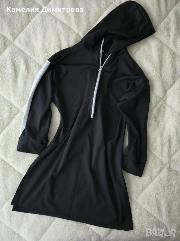 Спортна дамска туника с качулка – черна с бял цип, снимка 1