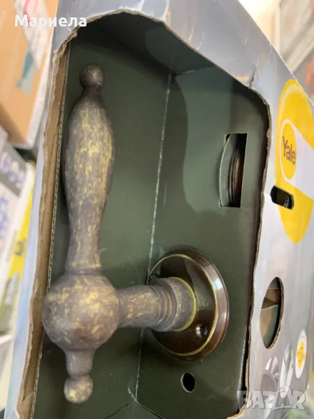 Винтидж дръжки за врата Yale, снимка 1